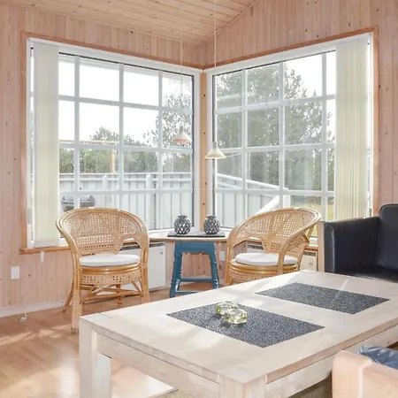 בית נופש Three-bedroom In Saby *