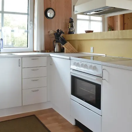 Three-bedroom In Saby בית נופש Sæby