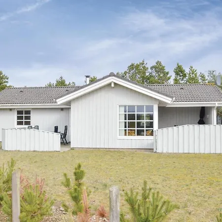Three-bedroom In Saby *